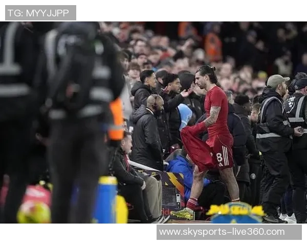 足总杯惊现大逆转利物浦6-2战胜莱比锡引发争议判罚热议